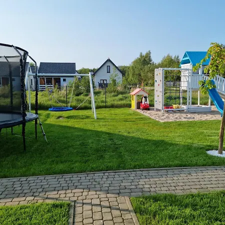 Vakantiehuis Swiety Spokoj Rusinowo- Nad Morzem Z Wlasnymi Ogrodkami