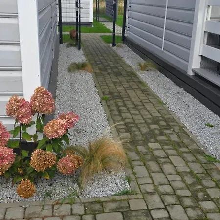 Swiety Spokoj Rusinowo- Nad Morzem Z Wlasnymi Ogrodkami